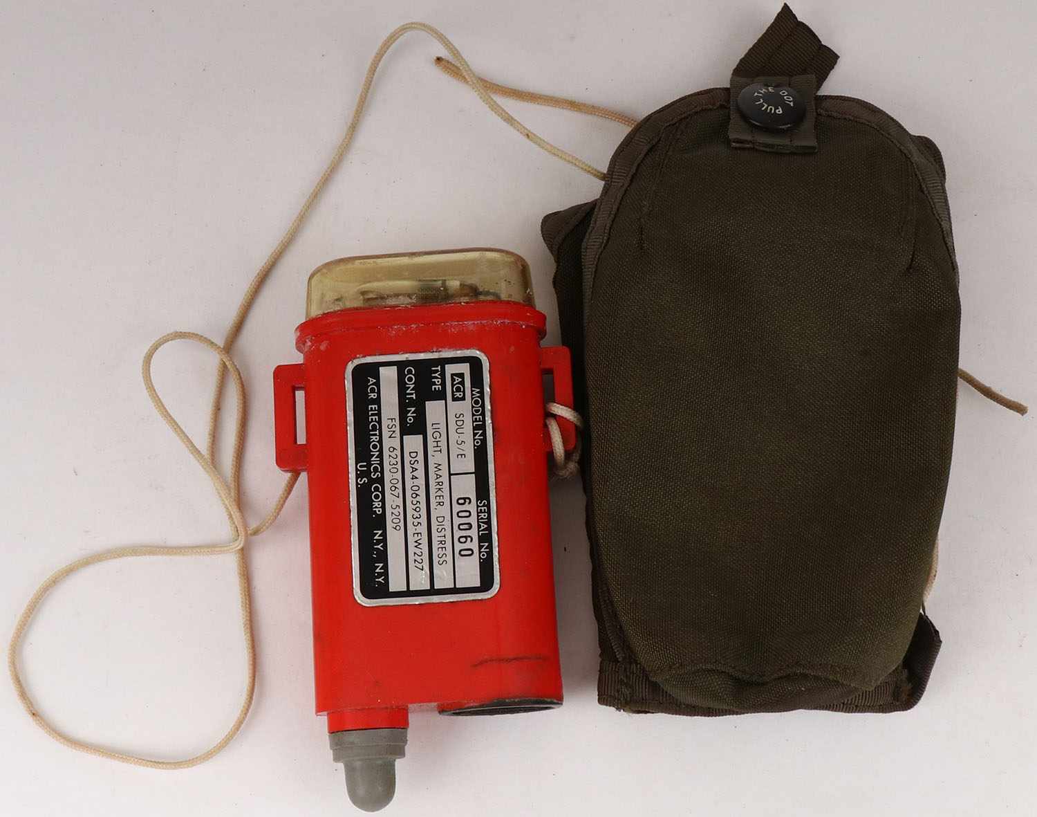 Item 7608 (Ended 20231202 164726) US, Military, Light, Marker, Distress, Model SDU5/E